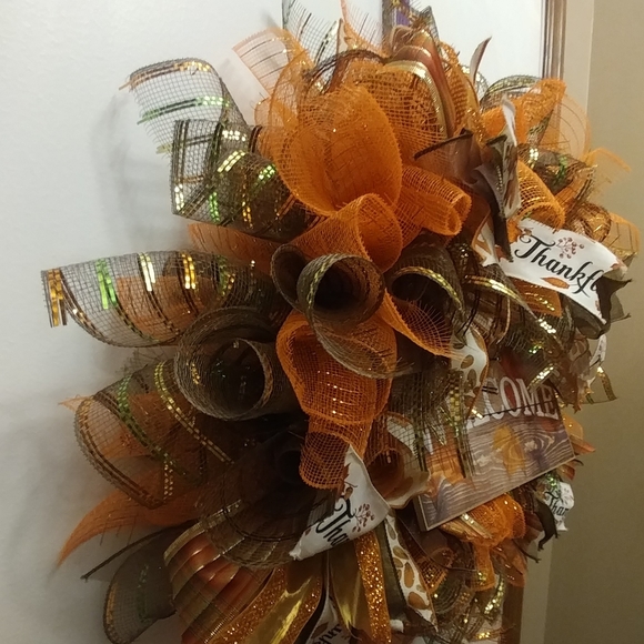 Fall "A Thankful Welcome" homemade wreath - Picture 2 of 3